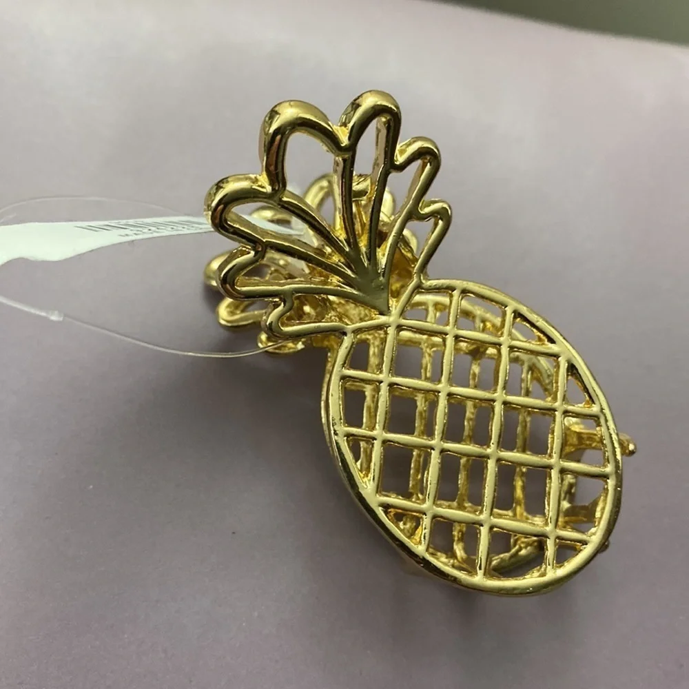 NWT 🍍 Madeline Pineapple Hair Claw Clip